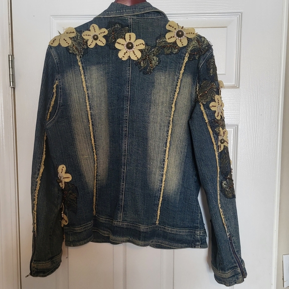 Embellished Floral Denim Jacket - Blue - - Picture 3 of 6